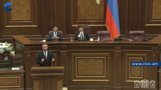 Рубен Рубинян на заседании парламента Армении, Ереван