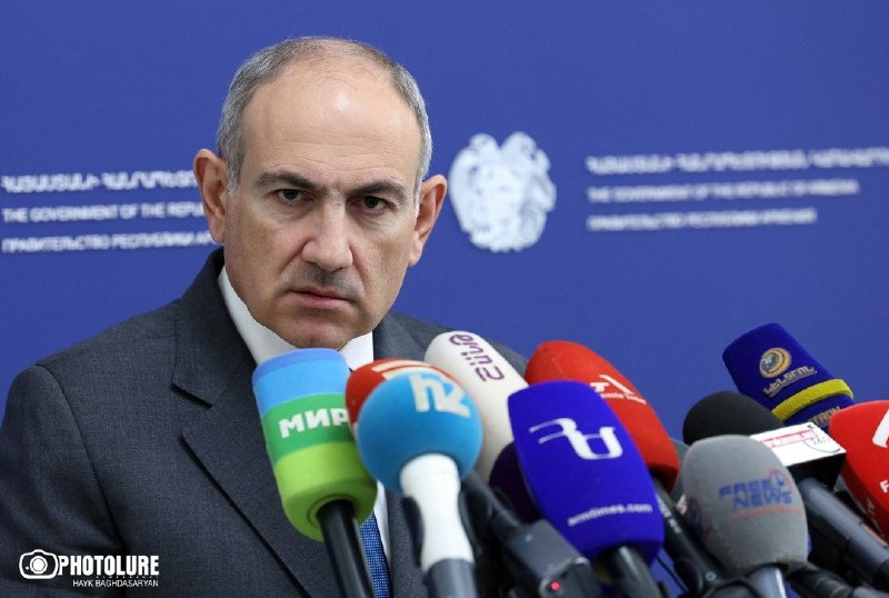 Никол Пашинян выступает с заявлением о перекрестке мира