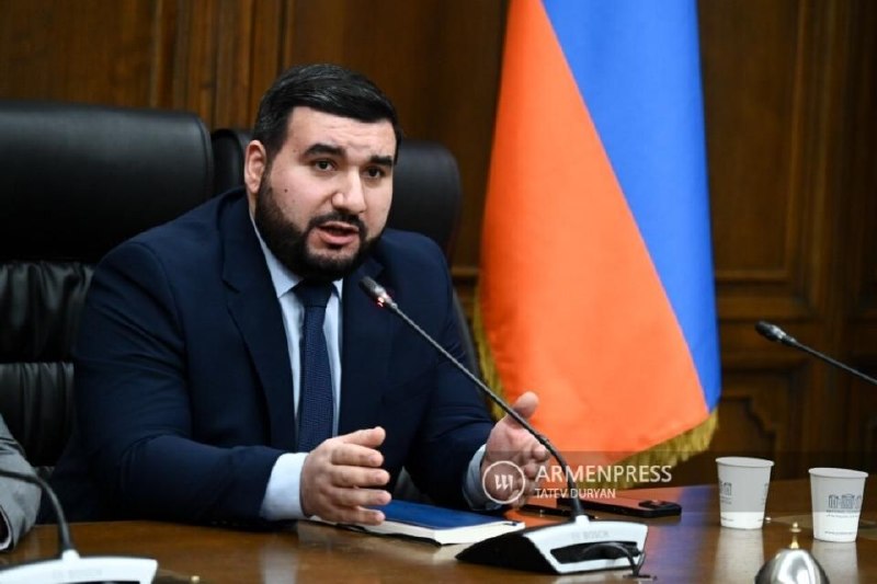Депутат Национального Собрания Ваагн Алексанян на заседании в Спитаке