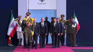 Никол Пашинян и армянская делегация отдают дань уважения в Тегеране