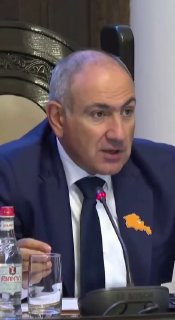 Никол Пашинян выступает с заявлением о ЕАЭС
