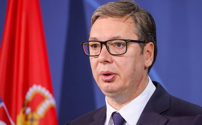 Президент Сербии Александар Вучич объявляет об отставке