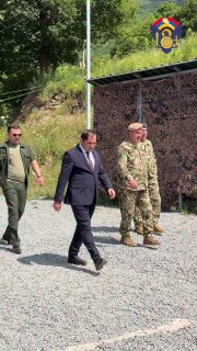 Министр обороны Сурен Папикян на учебных сборах в Лори