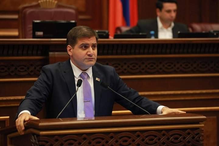 Здание Конституционного суда Армении в Ереване, символ правосудия