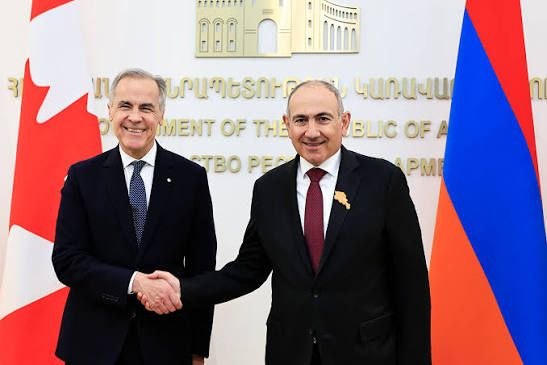 Марк Карни и Никол Пашинян, флаги Канады и Армении