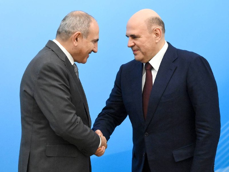 Михаил Мишустин и Никол Пашинян на встрече в Екатеринбурге