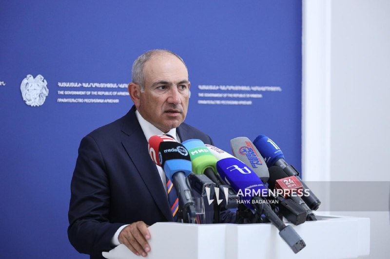 Никол Пашинян на брифинге в правительстве Армении