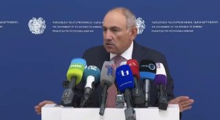 Никол Пашинян выступает на пресс-конференции в Спитаке (Лори)