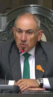 Никол Пашинян выступает с заявлением о приоритетах строительства в Армении, Спитак