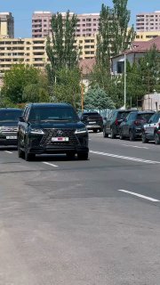 Премьер-министр Армении в Ботаническом саду Спитака, осмотр «Парка жизни»