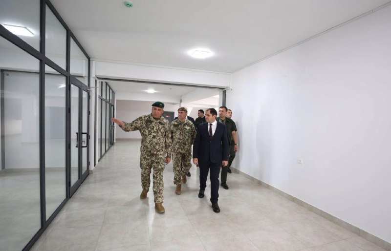 Министр обороны Сурен Папикян на открытии корпуса штаба учебного центра