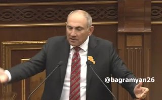 Никол Пашинян выступает с заявлением о выборах в Спитаке (Лори)
