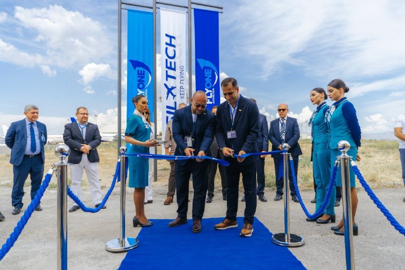 Парад воздушных судов FLYONE ARMENIA в аэропорту Звартноц, представлены Airbus A320 и A321