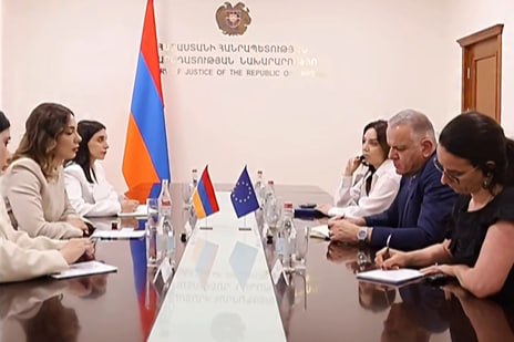 Встреча министра юстиции Армении Србуи Галян и посла ЕС Василиса Марагоса в Ереване