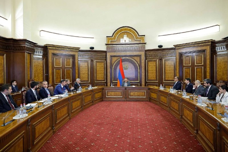 Никол Пашинян на совещании по вопросам экспорта в Спитаке
