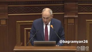 Премьер-министр Армении Никол Пашинян выступает в Национальном Собрании с докладом о бюджете на 2025 год