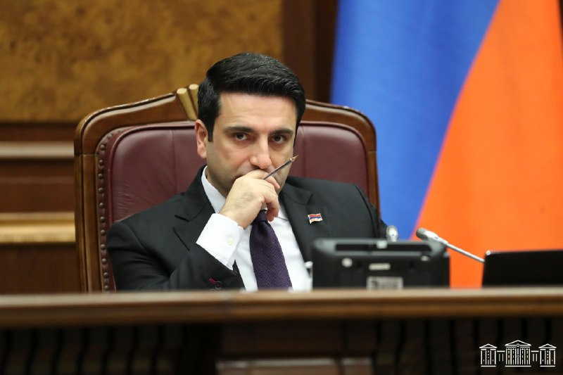 Ален Симонян выступает с заявлением о партиях с избирательными взятками в Спитаке