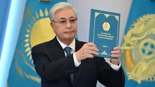 Касым-Жомарт Токаев на заседании в Казахстане; Спитак (Лори)